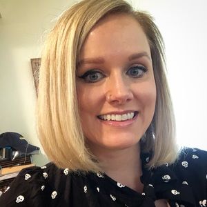 Meet your Posher, Elaine